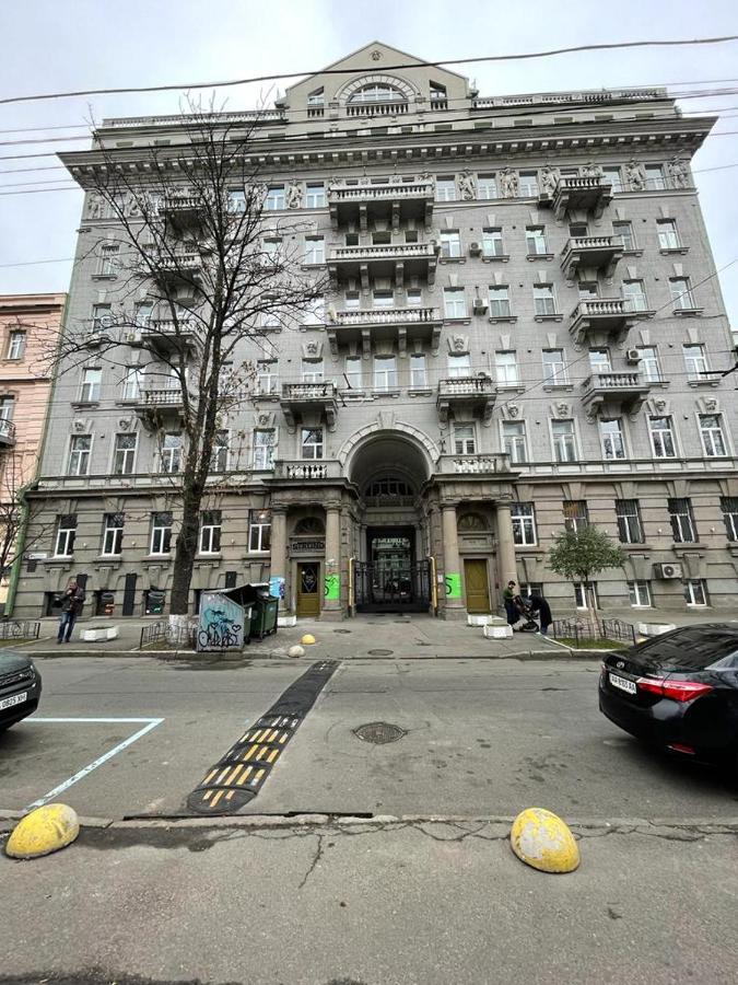 Ferienwohnung Amazing Tara'S Shevchenko Square Kiew Exterior foto