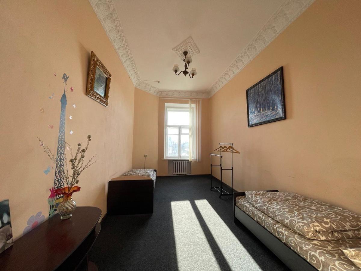 Ferienwohnung Amazing Tara'S Shevchenko Square Kiew Exterior foto